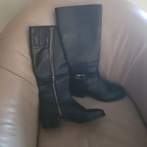 Boots size 7
